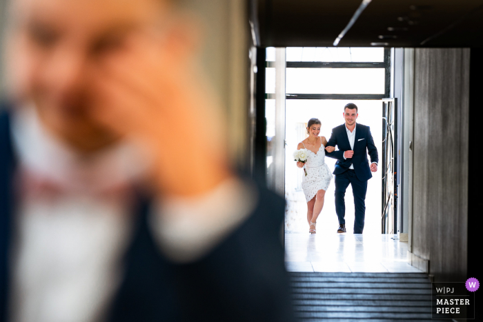 Huwelijksceremonie fotografie van Rembouillet Frankrijk van de bruid Een entree maken