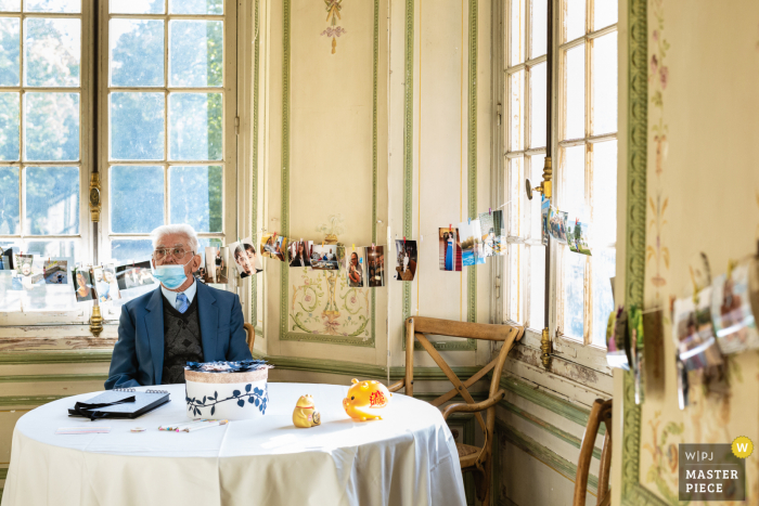 Île-de-France Receptie bruiloftsfoto van gasten tijdens cocktailuurtje