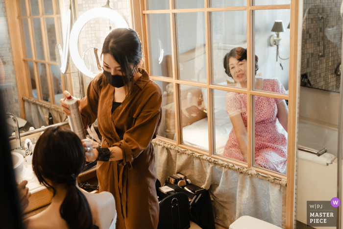 Taipei wedding photography of getting ready at the Taiwan Hotel