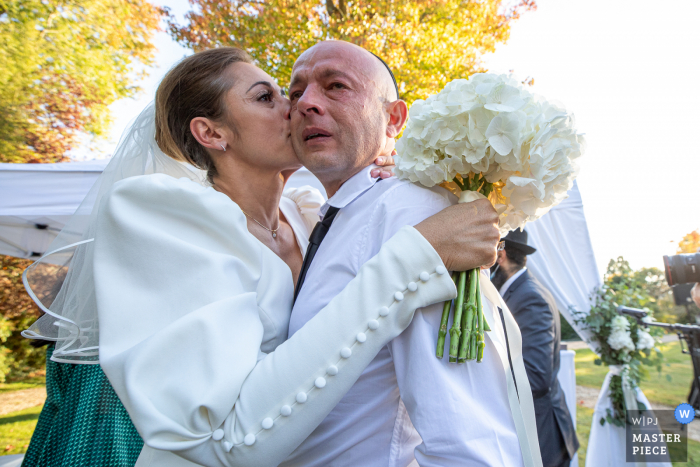 Una foto del matrimonio degli Hautes-Pyrenees durante una cerimonia occitana della sposa e di suo fratello durante la cerimonia