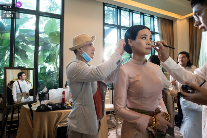 Huwelijksfotografie van The Peninsula Bangkok van de bruiden Klaarmaken tijd