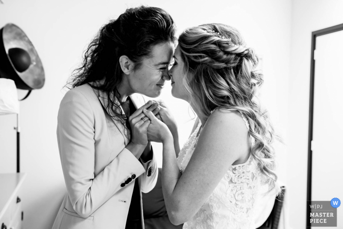 Noord Brabant wedding photography in black and white of the bride getting ready