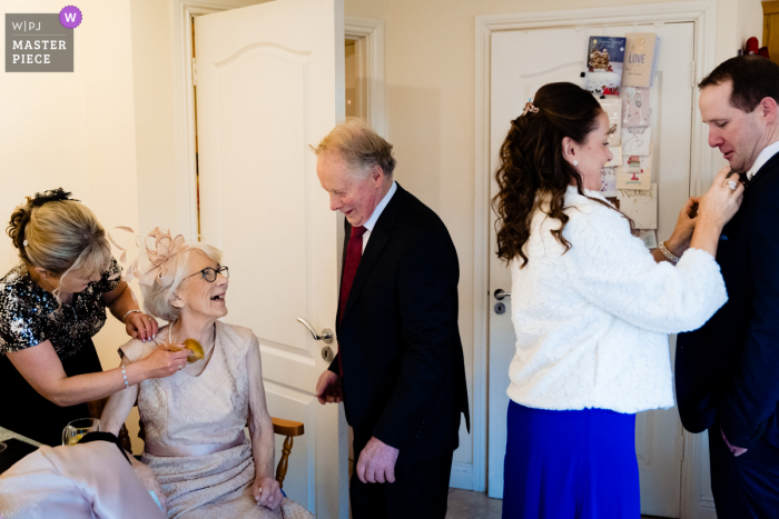 Fotografia di matrimonio di West Meath della preparazione mattutina prima della cerimonia di matrimonio