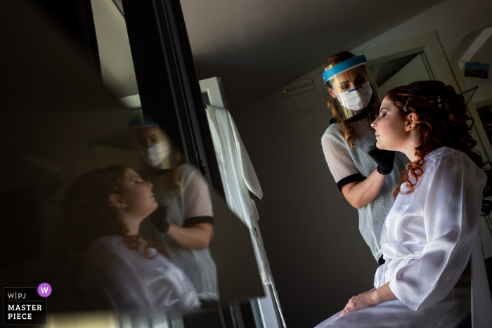 Resort iConic, Arezzo, Tuscany wedding photography showing the Bride getting ready