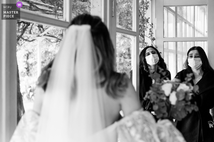 A top wedding photographer at the Kennedy Lodge in Istanbul captured this picture of the first look of the besties 