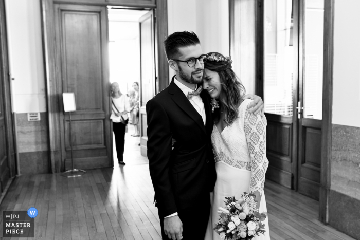 A wedding photojournalist in Lille captured this Sad moment as the brides father never came to the ceremony