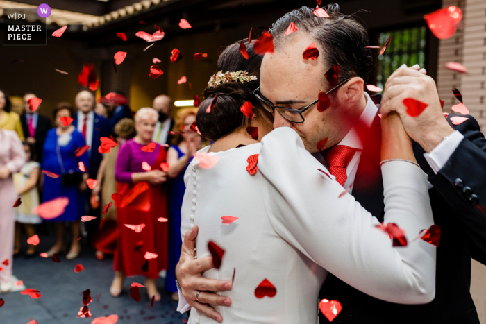 Veja esta imagem emocionante do casamento de Jaen em Cerro Puerto, na Espanha, mostrando-nos que a primeira dança é sempre um momento especial e romântico