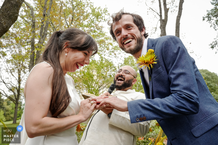 Love and laughter filled the air at the Pezenas, France ring ceremony A touch of humor and love brought a contagious joy to this ring ceremony in the beautiful backdrop of Pezenas, France.