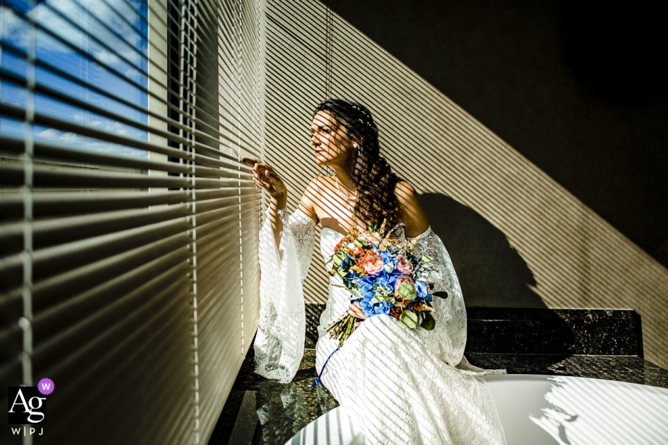 Foto por: <a href="https://www.wpja.com/photos/artistic-wedding-photographers/2557671"> Emre Nesli - Estambul Estambul İstanbul Marriot Asia Hotel fotografía del lugar de la boda | Novia esperando al novio
