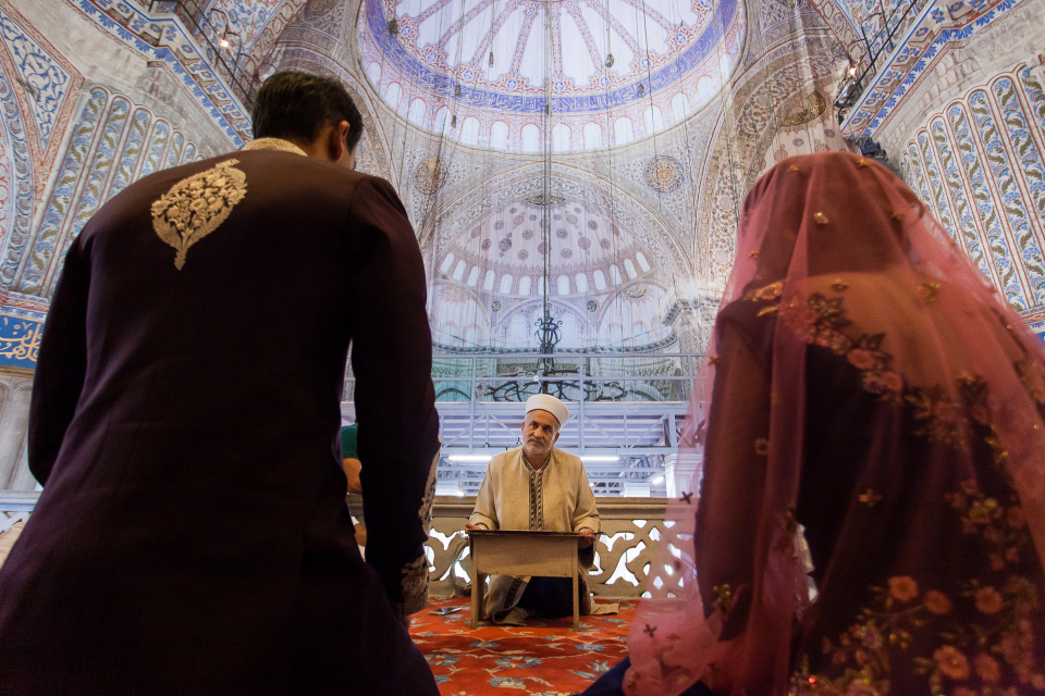 Blue Mosque, Istanbul, Turkey wedding image by Erkin Agsaran