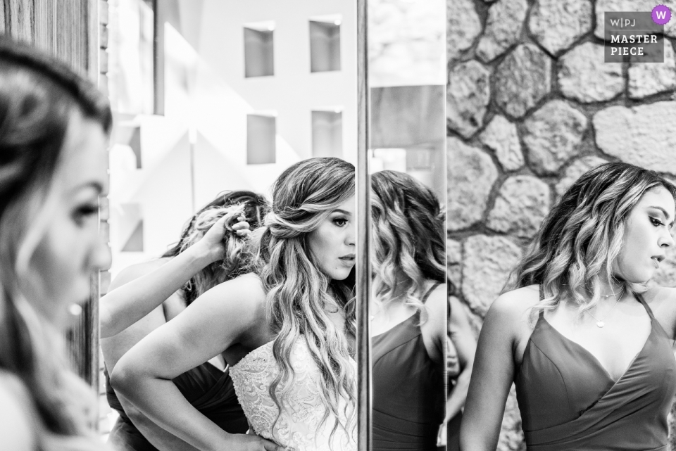 Foto: <a href="https://www.wpja.com/contests/2019-v02/best-wedding-photographers/2445046"> Alessandro Banchelli - Playa del Carmen Quintana Roo </a> Hotel Xcaret Mexiko Hochzeiten | Foto von: Vorbereitungen Braut und Bridemaids