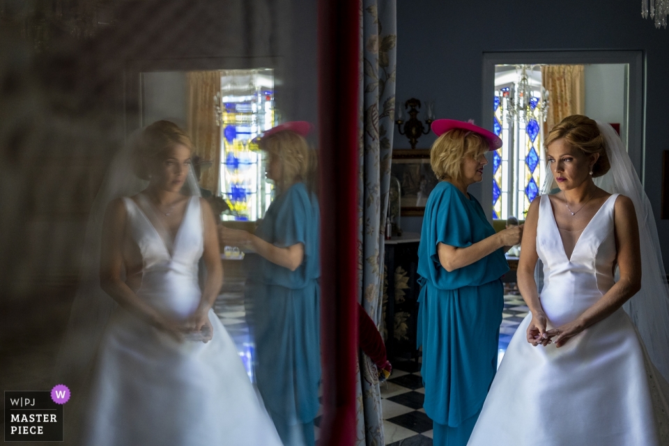 Málaga - Fotos de la boda en Hacienda del Álamo de los últimos toques antes de la ceremonia