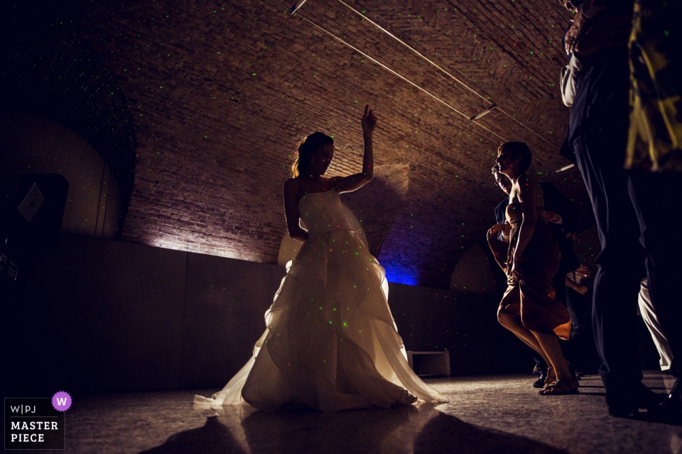 Foto door: <a href="https://www.wpja.com/contests/2019-v11/best-wedding-photographers/2545325"> Michela Bocciarelli - Milano Milano </a> Huwelijksfotografie bij de receptie van Villa Zanchi, Stezzano, Italië | eindelijk werpt de bruid zich in de dansen