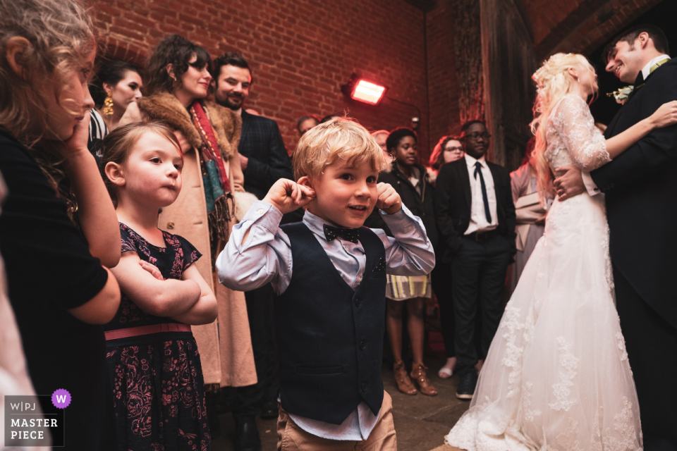 Foto de reportagem de casamento na Inglaterra de Leez Priory, Essex - imagem da primeira dança